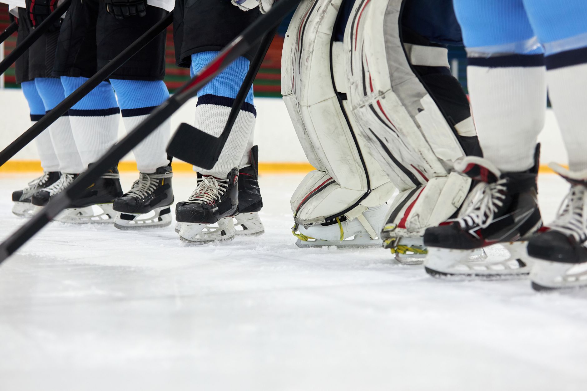 Eishockey-Ausrüstung als redaktionelles Kontextfoto