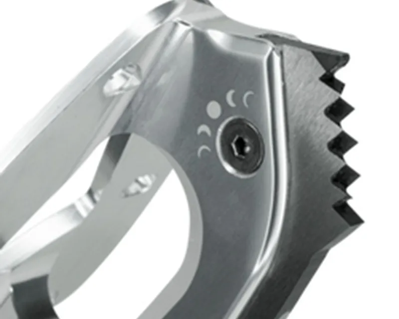Eclipse Selene Kufe mit Aluminium-Halter